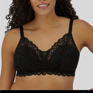NWT Bali Black Lace Wireless Bralette with Scalloped Trim, Size Medium